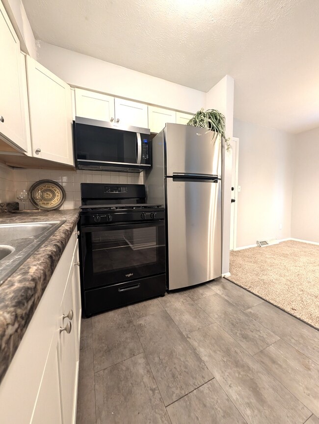 Building Photo - 501 S Francis St