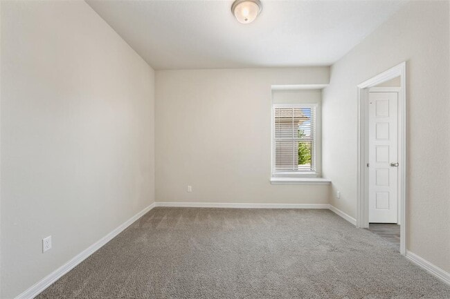 Building Photo - 2202 Dillon Pond Ln