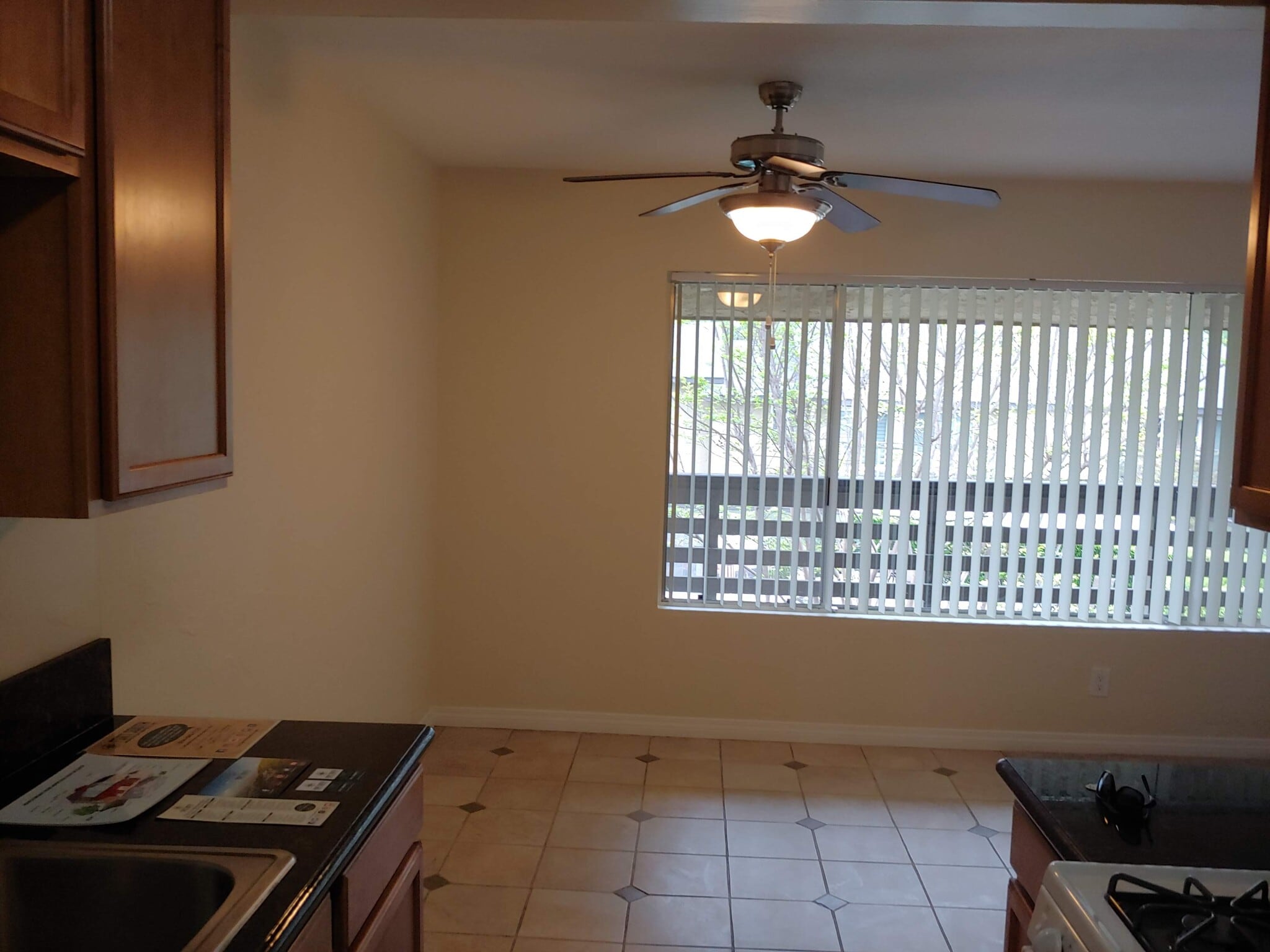 Building Photo - 1430 W Lambert Rd