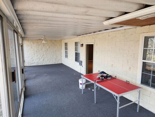 Building Photo - Maryville 37801- 3 bed 2.5 bath condo - call Tom Parry 865-607-3649