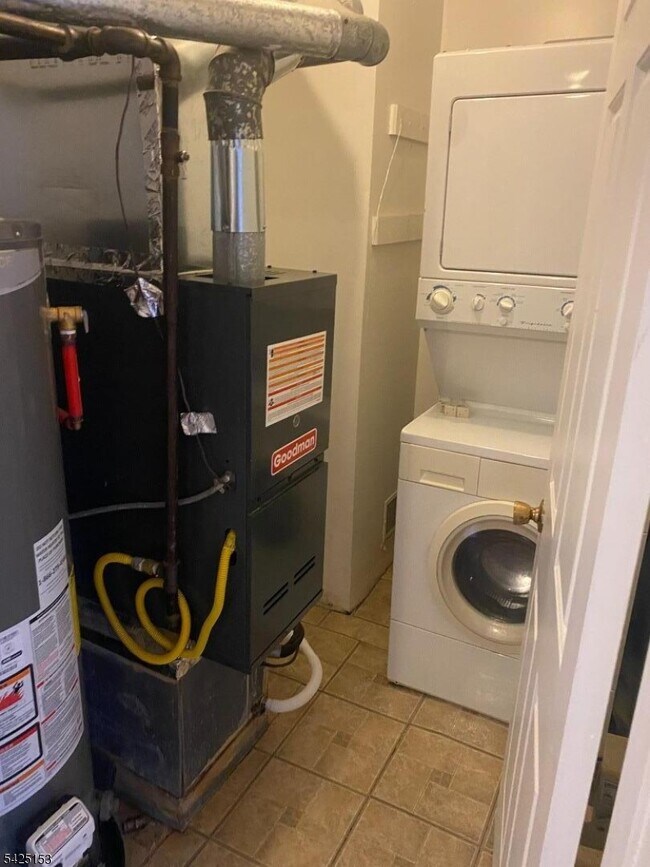 Building Photo - 7 Rutgers Dr