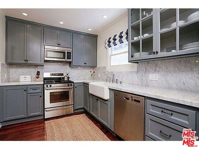 Building Photo - 859 N Spaulding Ave