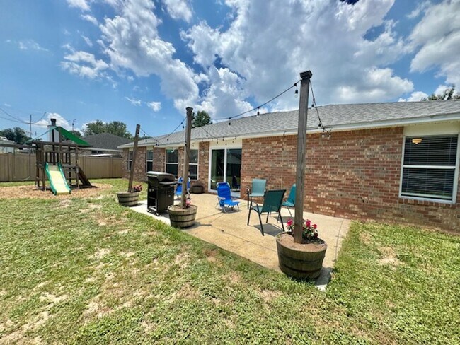 Building Photo - 4233 Shadow Ln