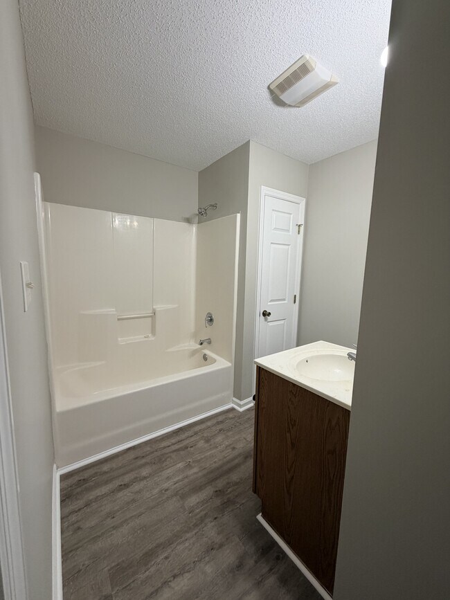 Building Photo - 3209 Deer Path Cir