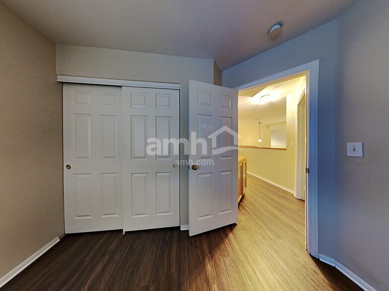 Building Photo - 140 Kachina Dr