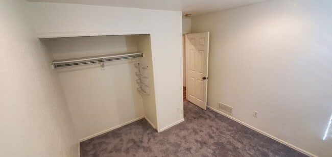 Building Photo - 2ND MONTH FREE FOR LEASE STARTING OCT 16!!