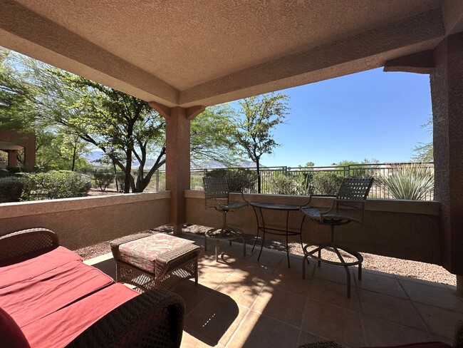 Building Photo - Fully furnished 2 bedroom condo w/den in g...