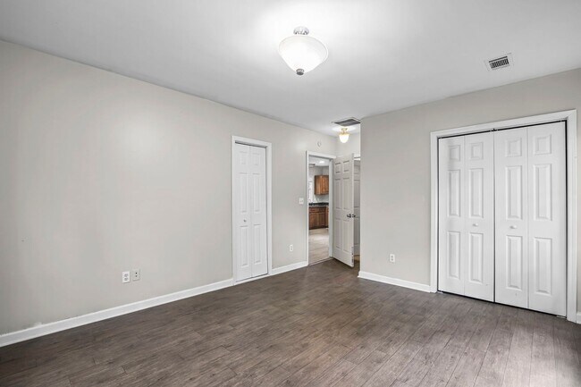 Building Photo - Upstairs Duplex Unit with 3 bedrooms and 2 baths.  Westside Atlanta, 30314