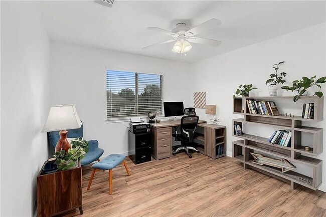 Building Photo - 15010 Parrish Ln