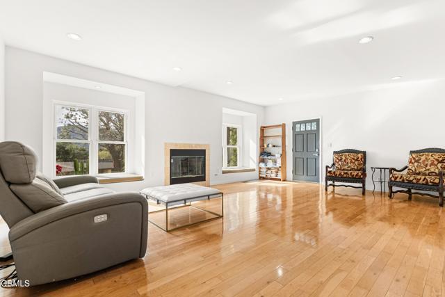 Building Photo - 3323 Reta St