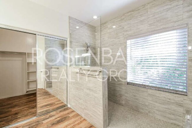 Building Photo - 1949 W Olive Way