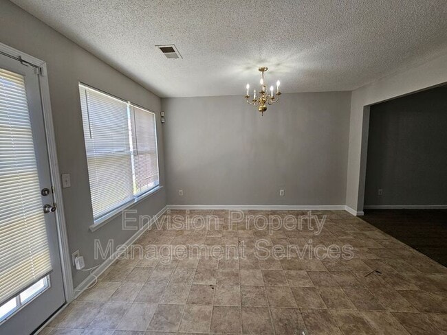 Building Photo - 336 Coral Cir