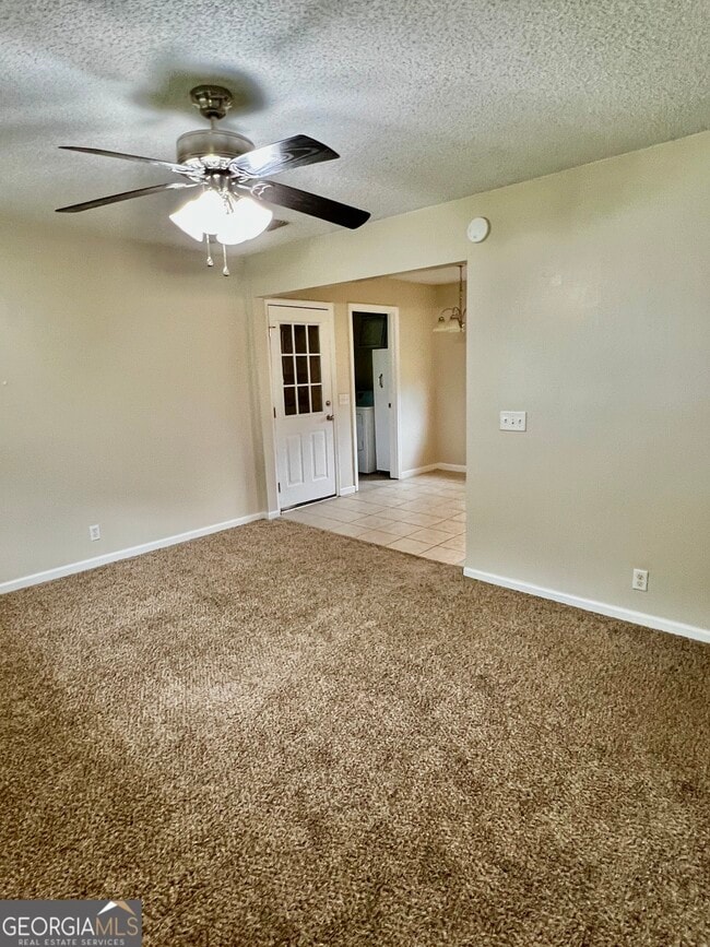 Building Photo - 130 Tapique Cir