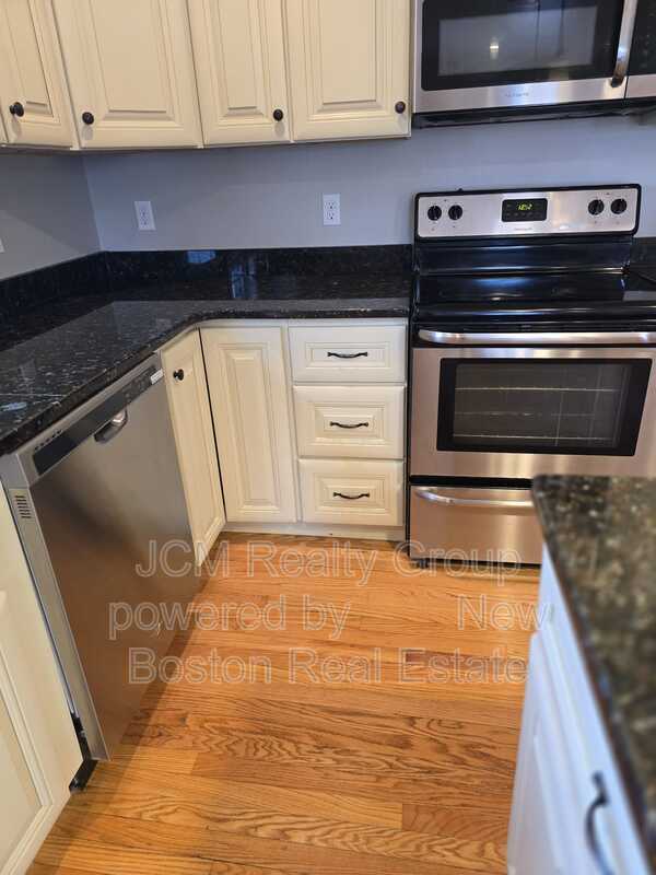 Building Photo - 283 Lincoln Ave