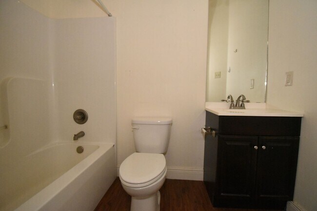 Building Photo - Pine Grove Apartments