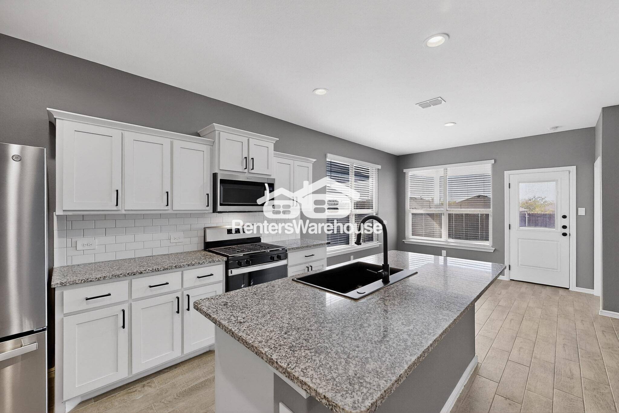 Building Photo - 8517 Centerboard Ln