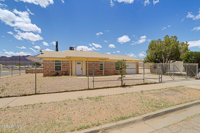 Building Photo - 10401 Centaur Dr