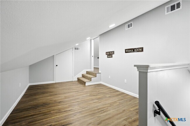 Building Photo - 4005 Midway Dr