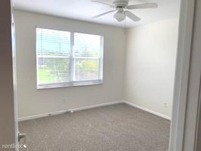 Building Photo - 3 br, 2.5 bath House - Liberty Bay