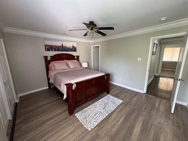 Building Photo - 4736 Walden Pond Dr