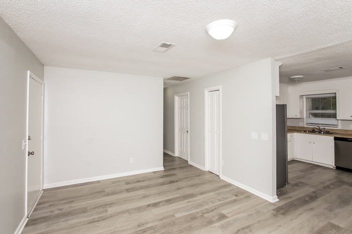 Building Photo - 524 Parlock Rd