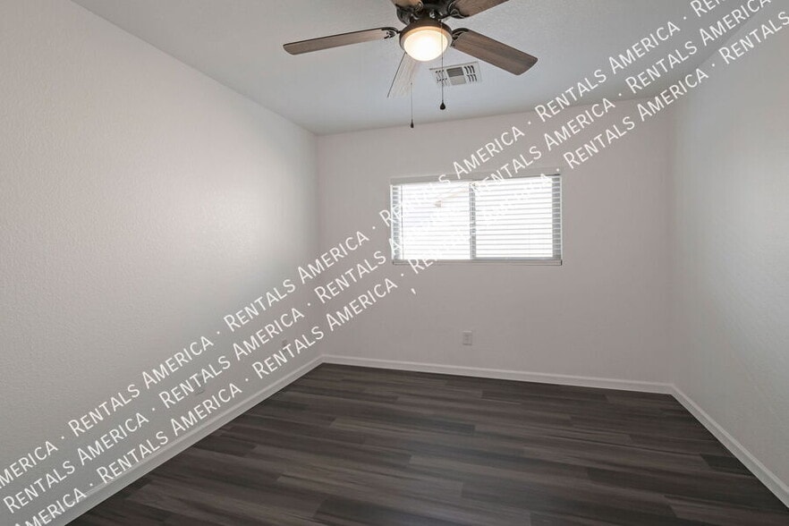 Building Photo - 3502 S Chaparral Rd