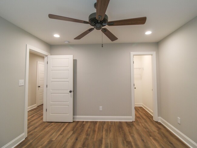 Building Photo - August Rent Special! $125 Rent Credit Per ...