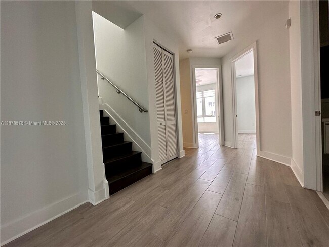 Building Photo - 6420 NW 104th Path