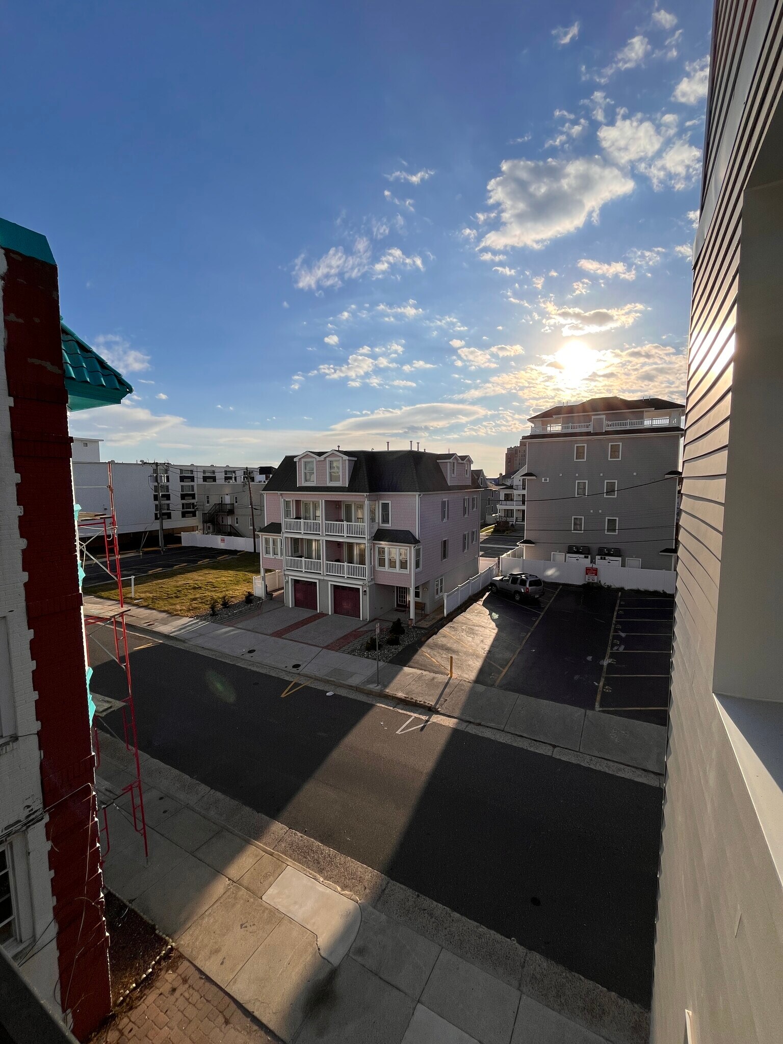 Building Photo - 101 S Victoria Ave