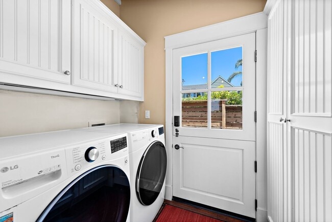 Building Photo - Woods Cove Beach House