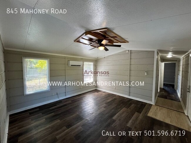 Building Photo - 845 Mahoney Rd