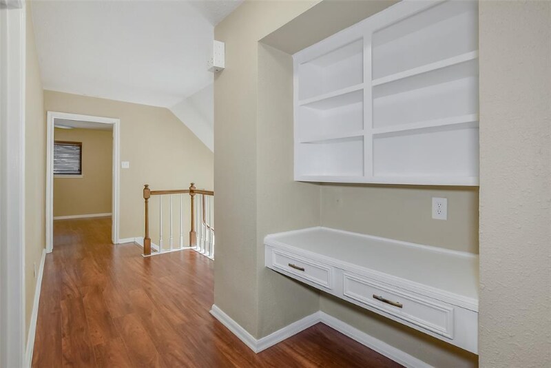 Building Photo - 6602 Point Clear Dr