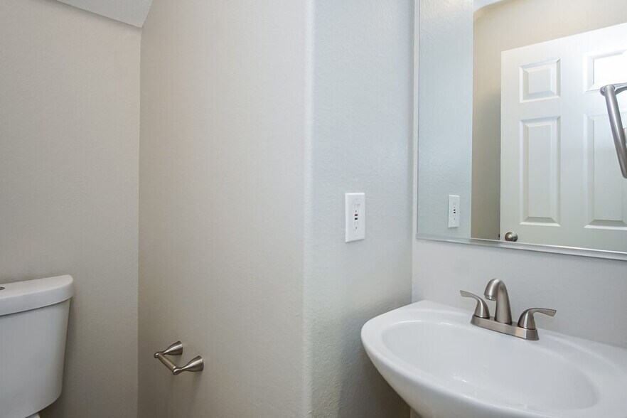 Building Photo - 7942 Imperial Treasure St