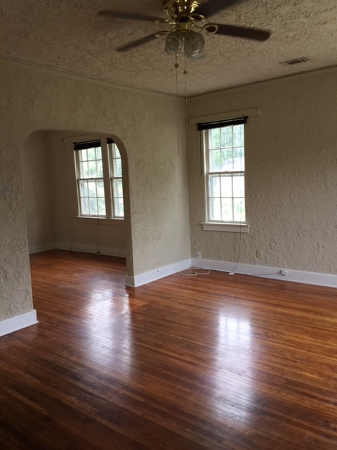 Building Photo - 1415 Sycamore St