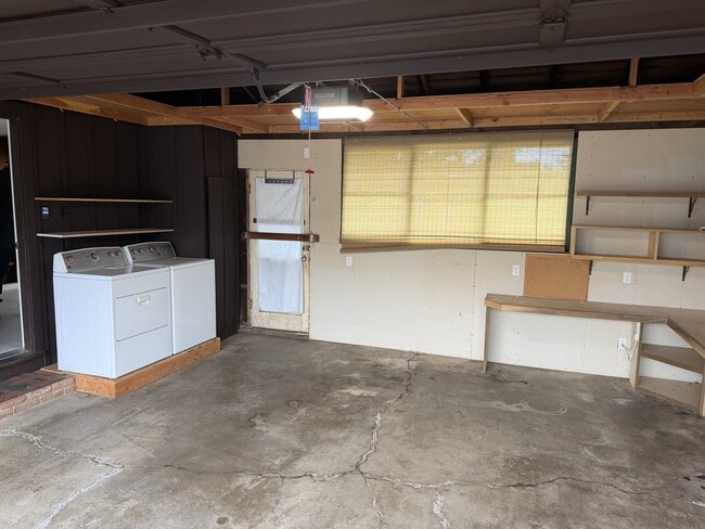 Building Photo - 2150 Vineyard Rd