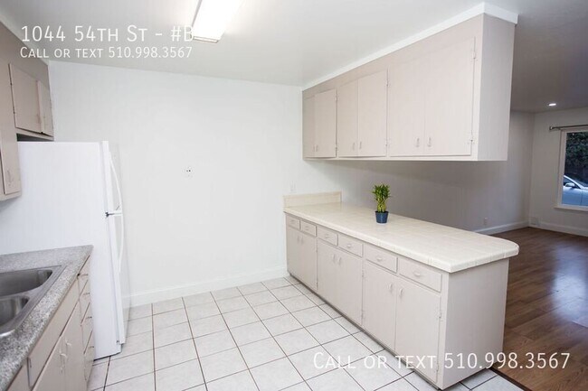 Building Photo - 1044 54th St