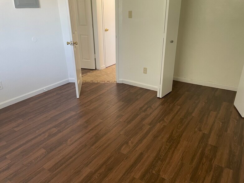 Building Photo - 26 Nedra Ct