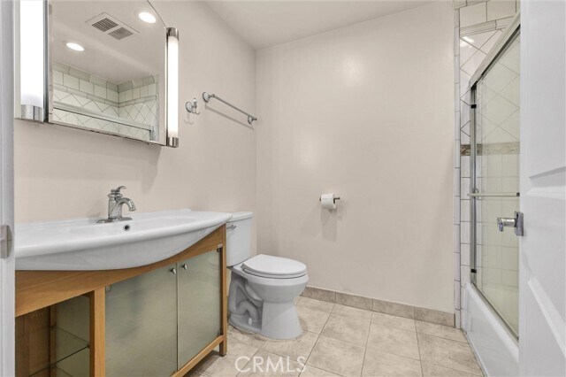 Building Photo - 876 Harrington Rd