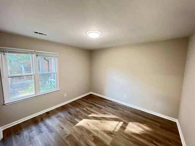 Building Photo - 4713 Matt Dr