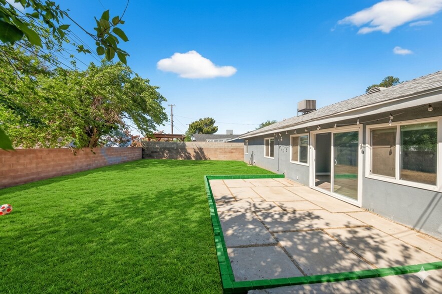 Building Photo - 45463 Foxton Ave