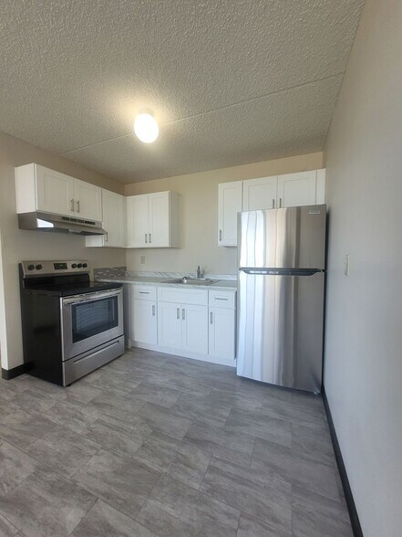 Interior Photo - Fisher's Landing at Redband
