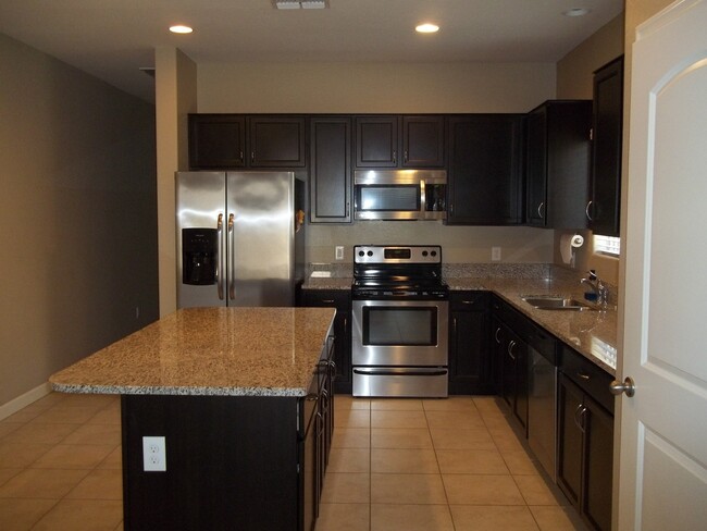 Building Photo - Beautiful Home in Gated Community