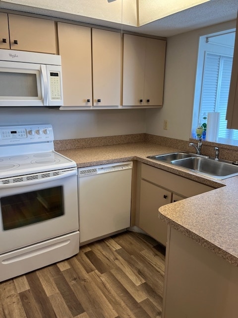 Kitchen - 4158 Tamiami Trl