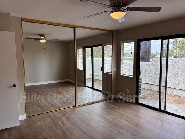Building Photo - 4582 Villas Dr