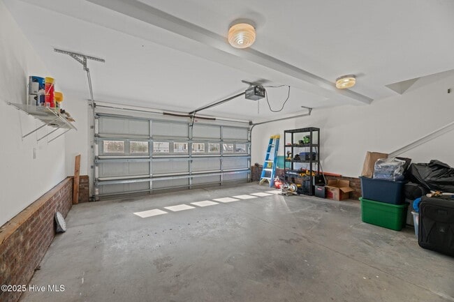 Building Photo - 123 Leonard Dr