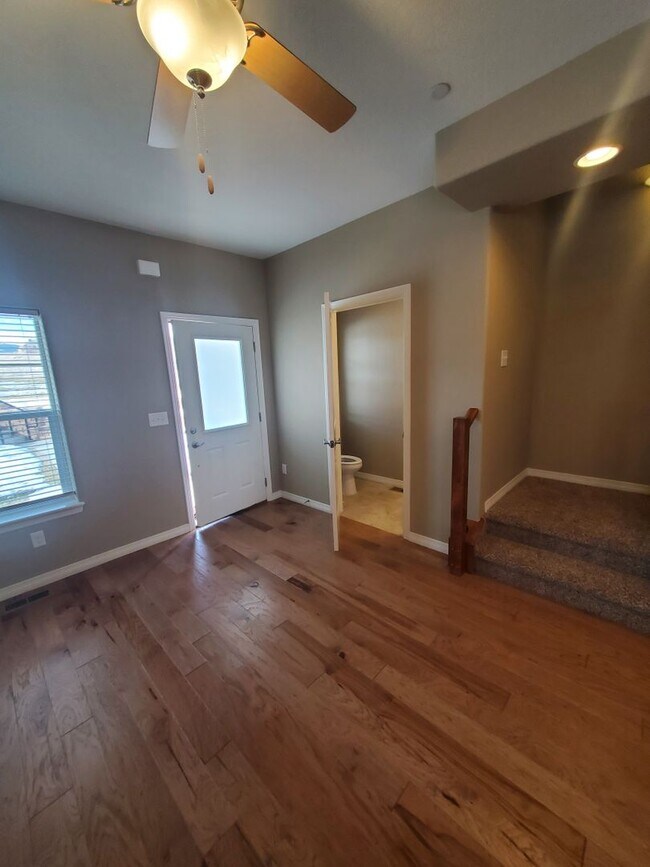 Building Photo - Updated 3 Bedroom Townhouse Across From Horsetooth Reservoir!