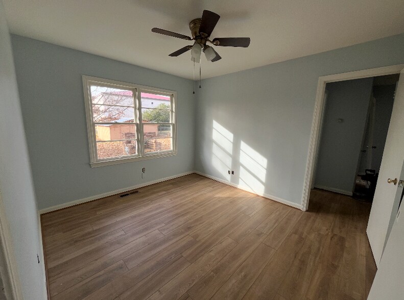 Building Photo - 2810 6th Ave