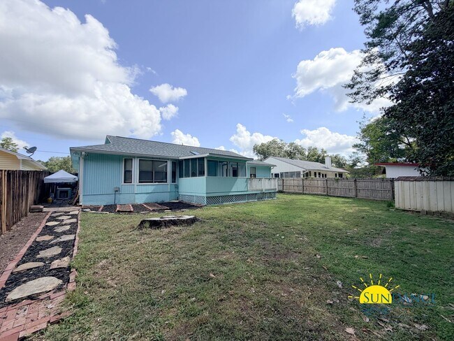 Building Photo - 1151 Rhonda Dr