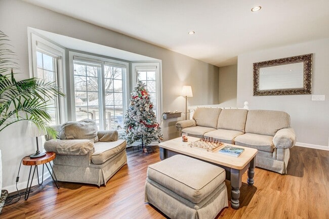 Building Photo - 1153 Fernwood Ct