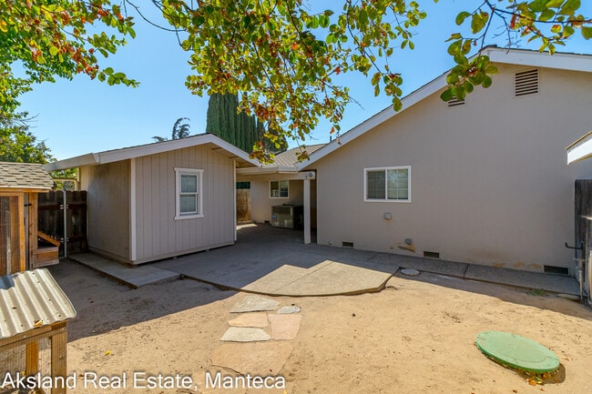 Building Photo - 3007 W Lathrop Rd